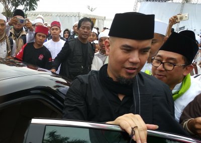 http://www.kricom.id/gambar/berita/2017/12/ahmad dhani-37490-400x286.jpg